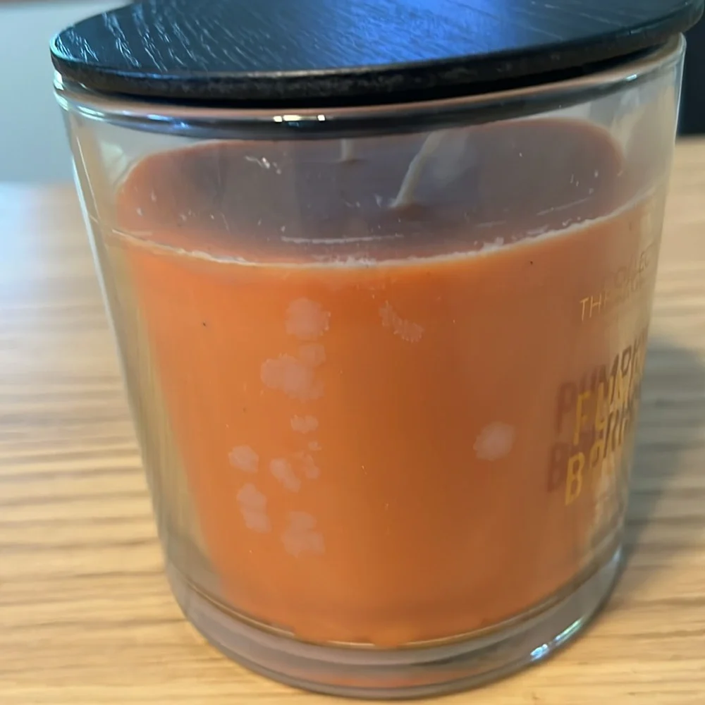 Chesapeake Bay Double Wick Candle. Pumpkin Bourbon.